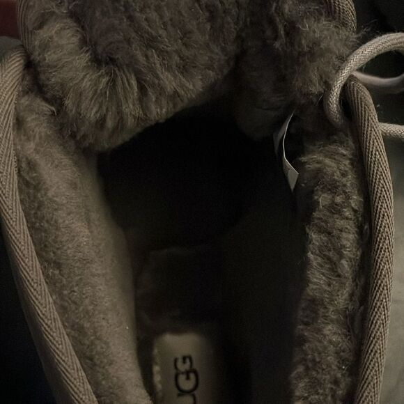 UGG Men's Neumel Suede Casual Boots Slippers in Grey - Picture 4 of 4